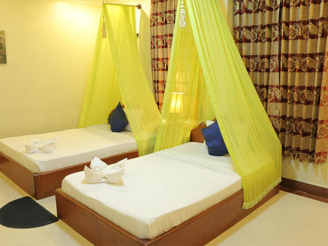 Golden Noura Villa-Pub & Restaurant