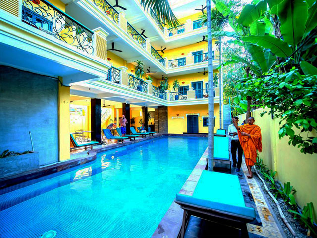 Golden Banana Residence