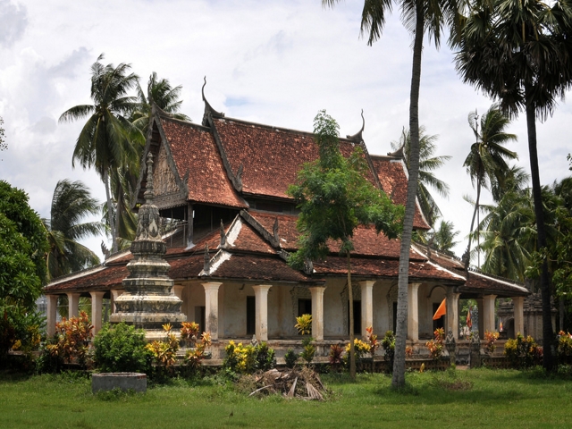 Wat Samrong Knong Pagoda