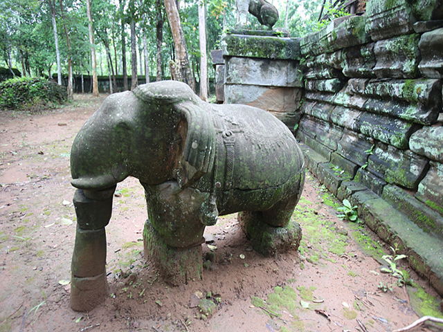 Prasat Damrei Temple