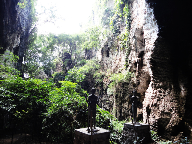 Phnom Sampov/Sampov Mountain