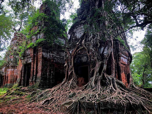 Prasat Pram Temple