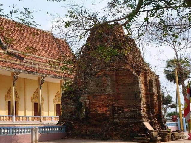 Wat Hanchey Pagoda